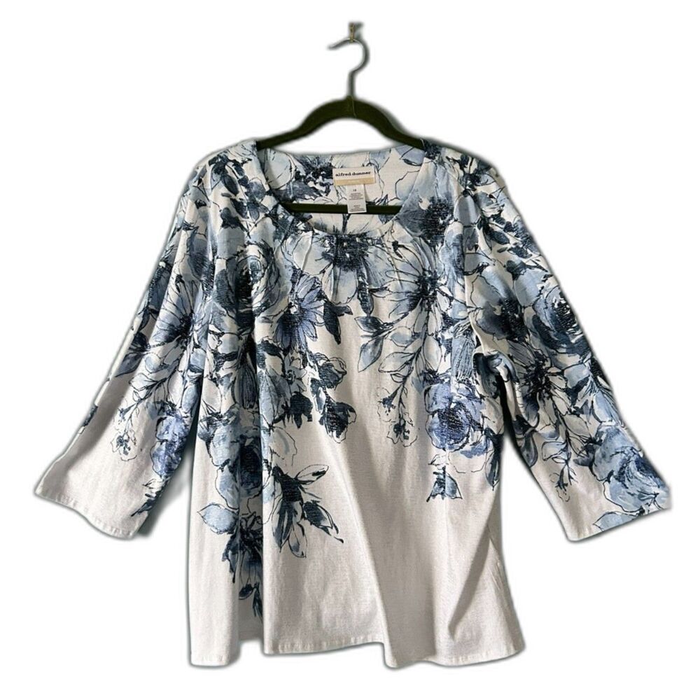 NWT Alfred Dunner blue white floral tunic top with 4.5" side slits size 1xl